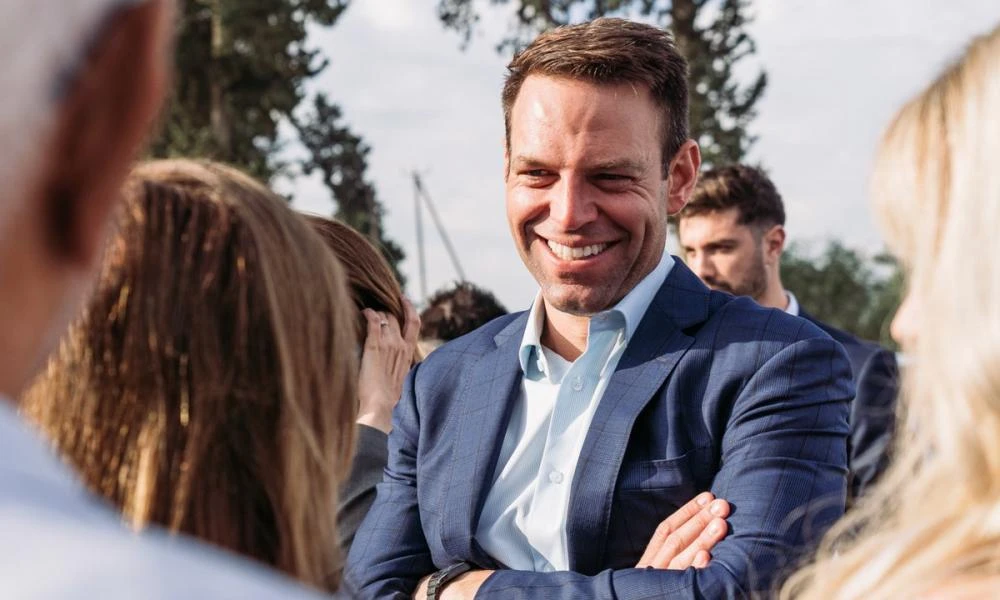 Στενός φίλος της οικογένειας του Κασσελάκη: Είναι λιγάκι ανιστόρητος – Δεν ξέρει την ιστορία της Ελλάδας